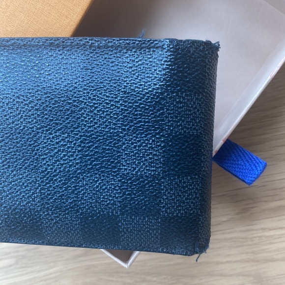 Mens Louis Vuitton Wallet - Picture 4 of 7